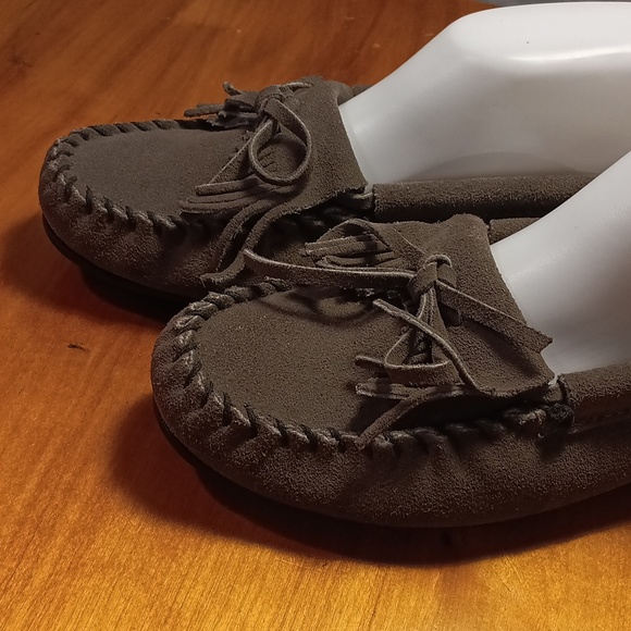 Minnetonka Mocassins Size 11 - Picture 3 of 10